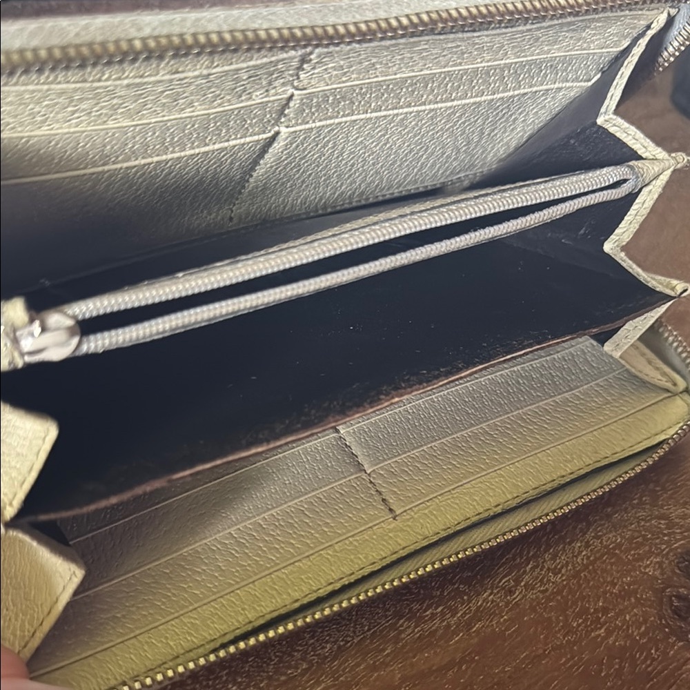 Gucci GG Emblem Brown Zip-Around Wallet - Picture 13 of 16
